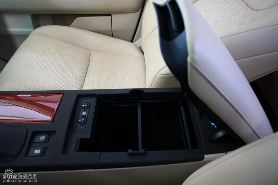 全新雷克萨斯RX350内饰_RX空间图片_汽车图