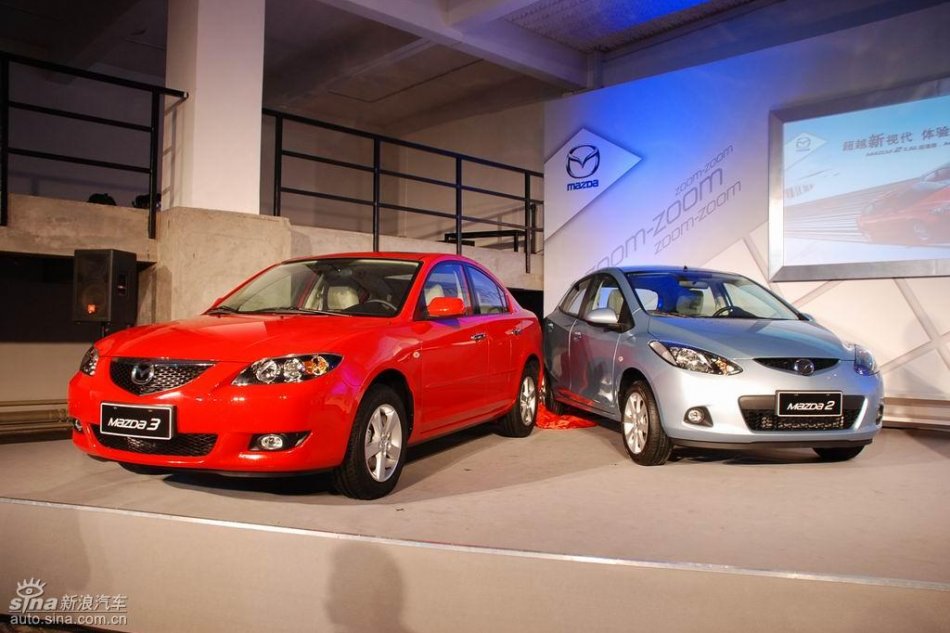 长安马自达两款新车型现场亮相_马自达3经典