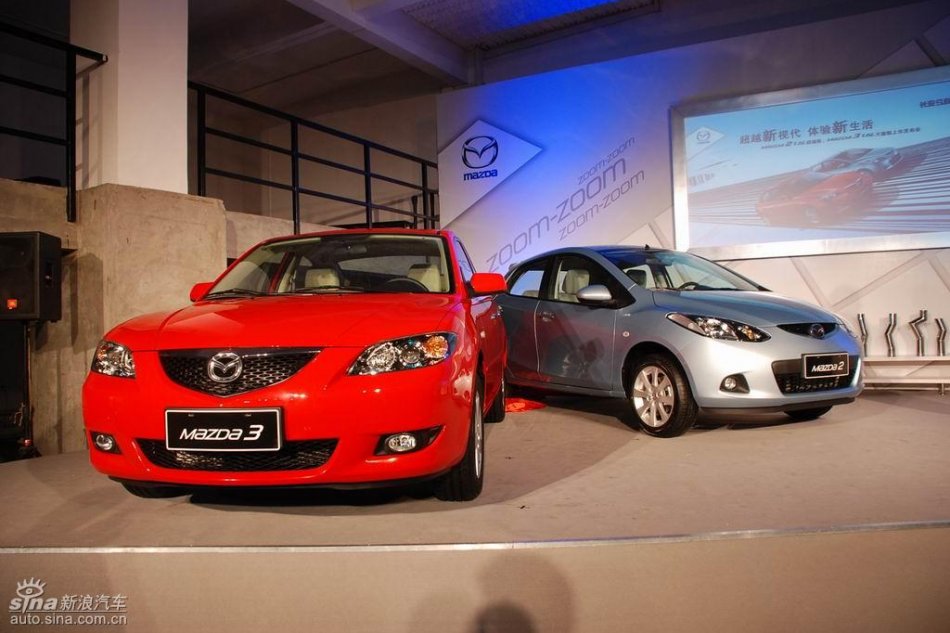 长安马自达两款新车型现场亮相_马自达3经典
