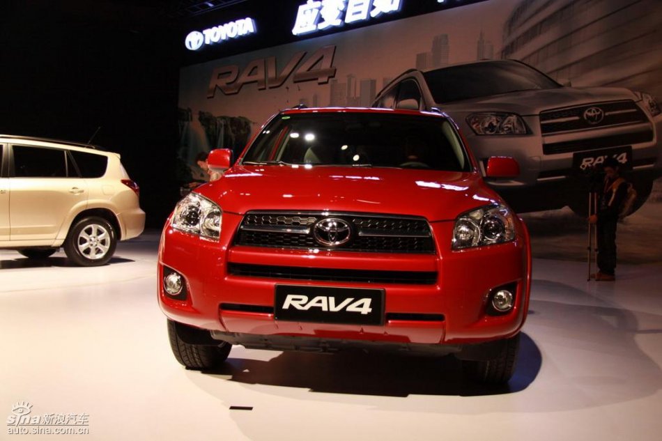 国产丰田RAV4上市现场实拍图_RAV4图片146