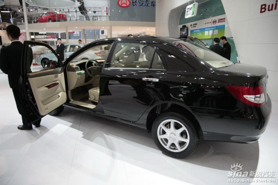 比亚迪f3_比亚迪f3引擎底盘图片152110