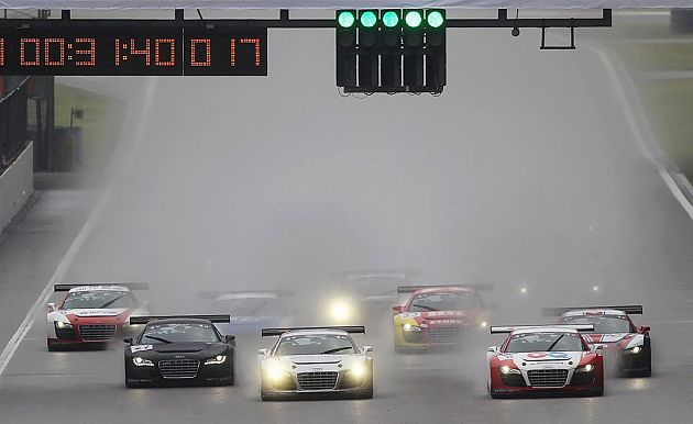 奥迪R8 LMS杯上海国际赛车场激情上演