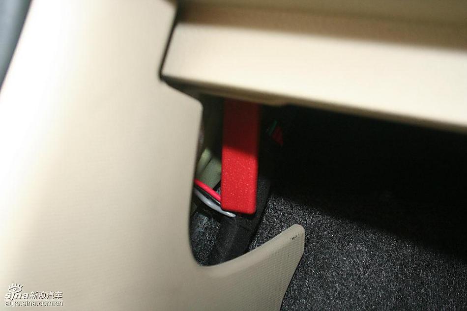 吉利熊猫内饰实拍图_熊猫内饰功能图片92215