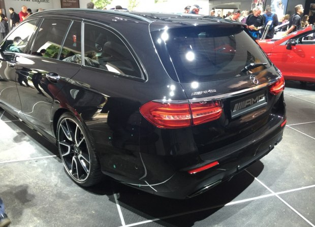 4.7s破百 AMG E 43旅行版发布