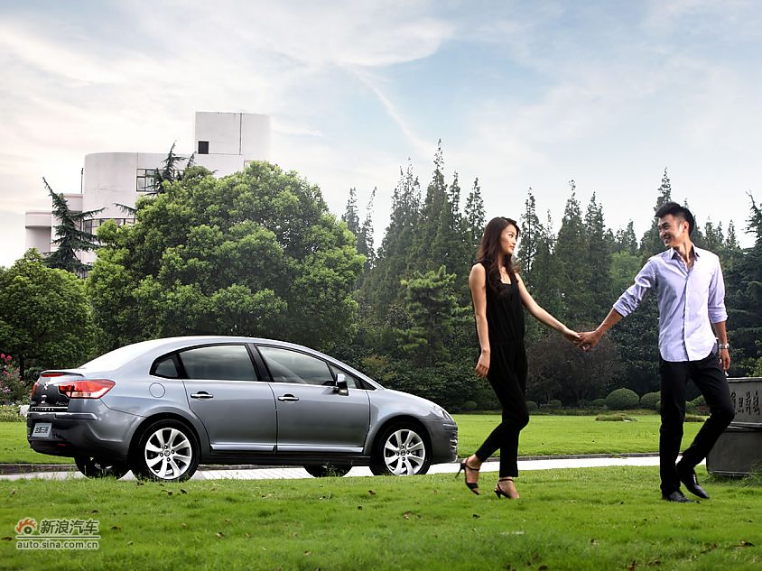 东风雪铁龙世嘉三厢_世嘉图片10072258_汽车