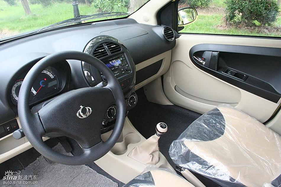 吉利熊猫内饰实拍图_熊猫内饰功能图片92307