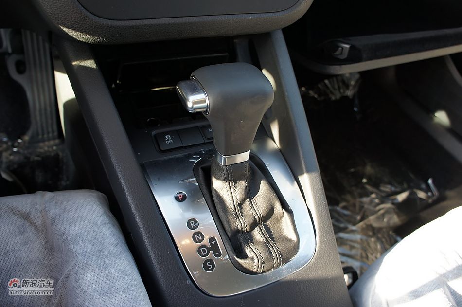 2011款速腾1.6L自动舒适型_速腾内饰功能图片