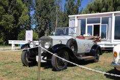 实拍老爷车展豪华车展区