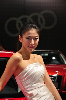 2011西安车展美女车模现场图