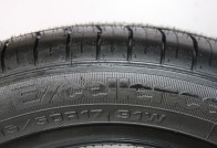 235/55 R17 99W