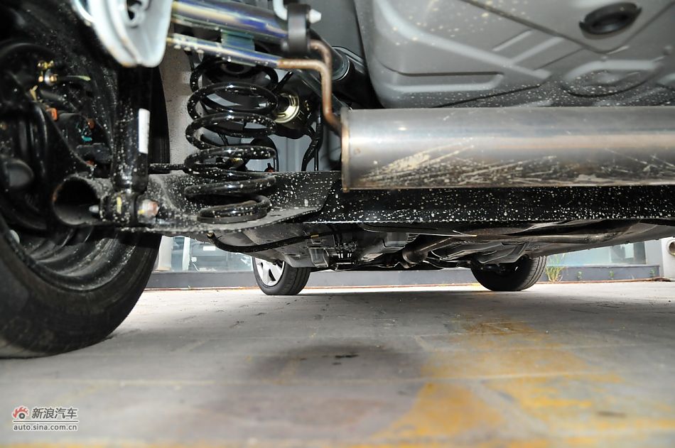 2011款比亚迪F0尚酷爱国版1.0L悦酷型_比亚迪