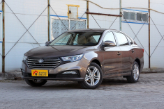 一汽全新A级车 实拍奔腾B30