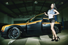 秒杀美系王子 甜蜜丽人露娇小娇躯