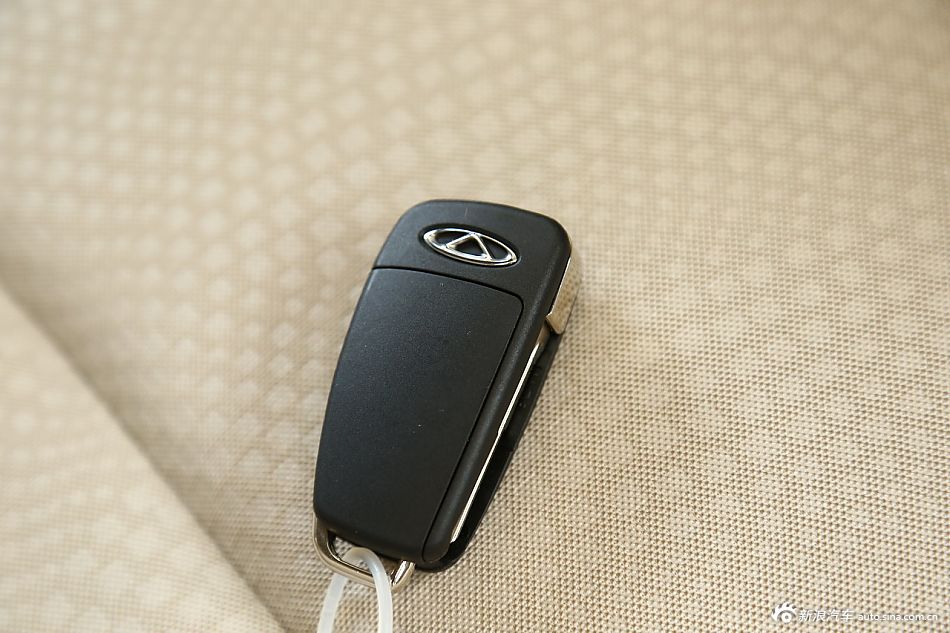 瑞虎3和智跑外观图片对比哪个好_瑞虎3和智跑