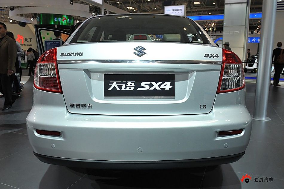 铃木天语sx4三厢_天语sx4三厢车展图图片252