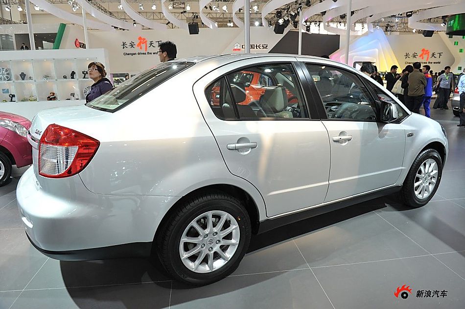 铃木天语SX4三厢_天语SX4三厢车展图图片25