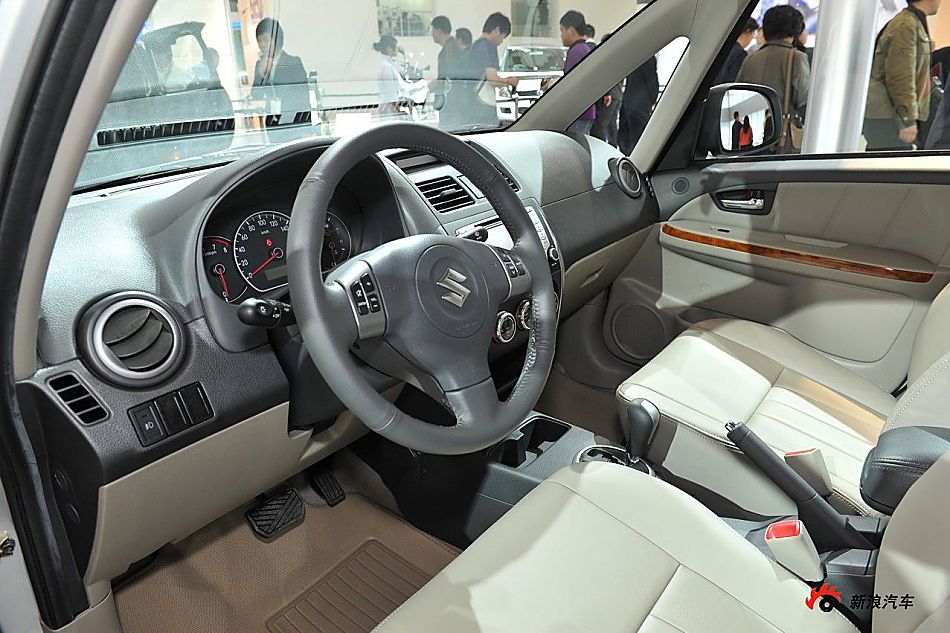 铃木天语SX4三厢_天语SX4三厢车展图图片25