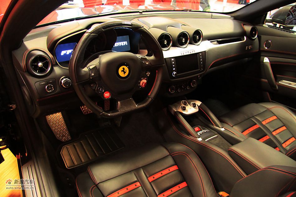 冰雪试驾法拉利FF_FF内饰功能图片12282744