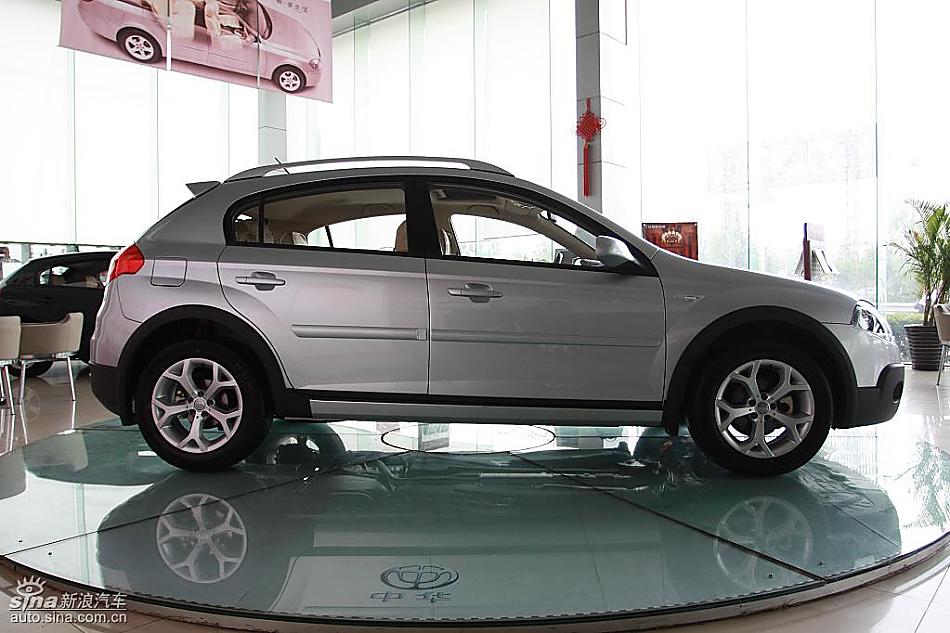 骏捷FRV Cross到店实拍_骏捷CROSS图片17