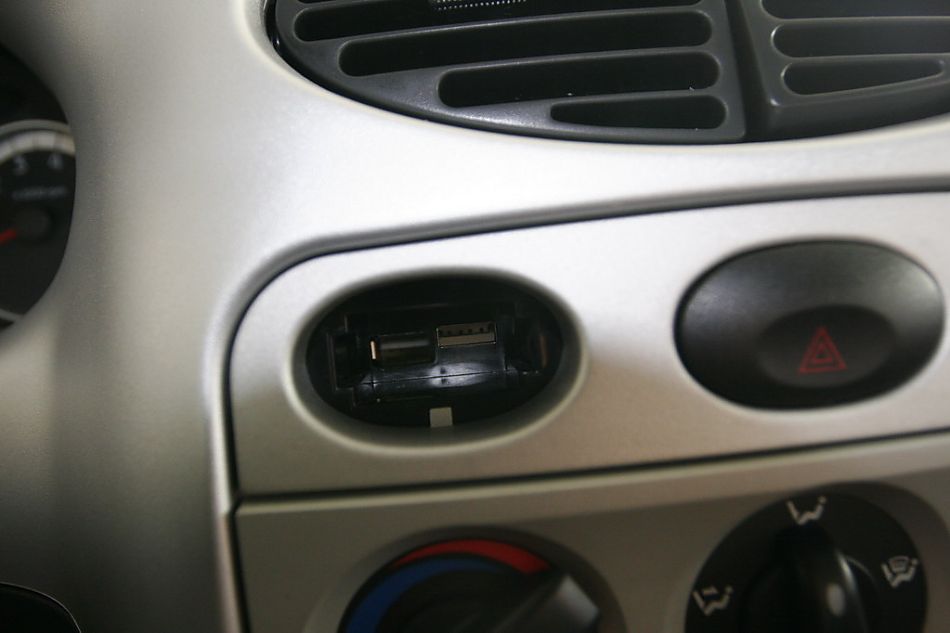 奇瑞QQ3内饰_QQ3图片34965_汽车图库