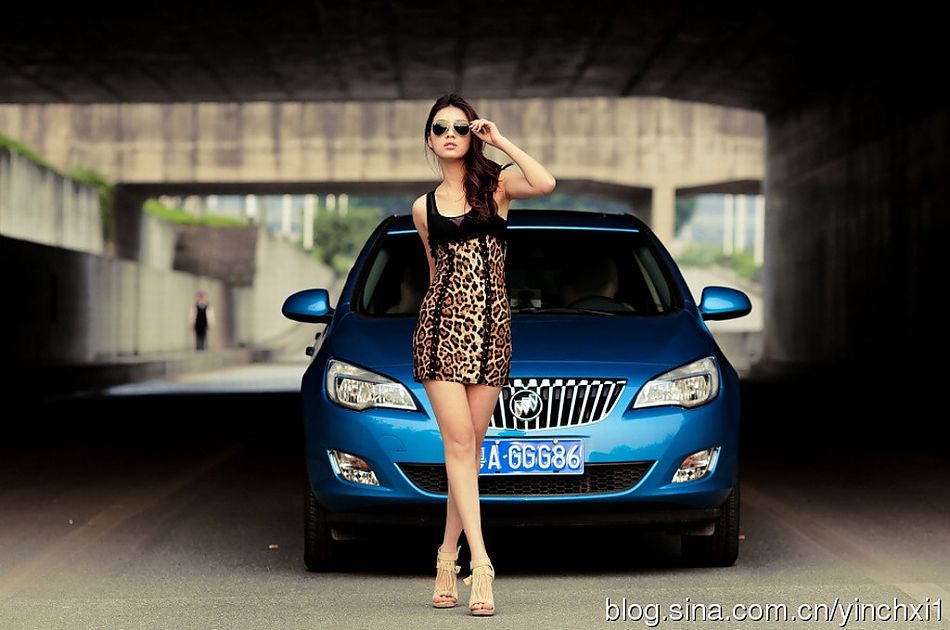<em>豹纹</em>酷<em>妹</em>的恋车情结_14422996_汽车图库_新