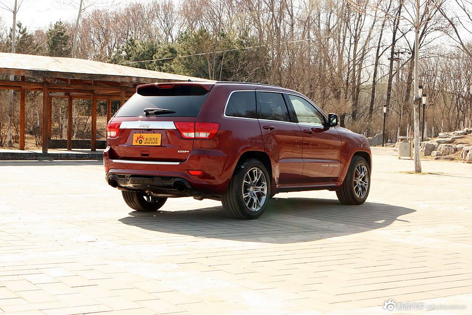 2012款全新jeep大切诺基srt8_大切诺基外观图