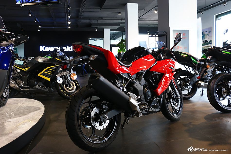 川崎Ninja250 SL到店实拍高清组图欣赏