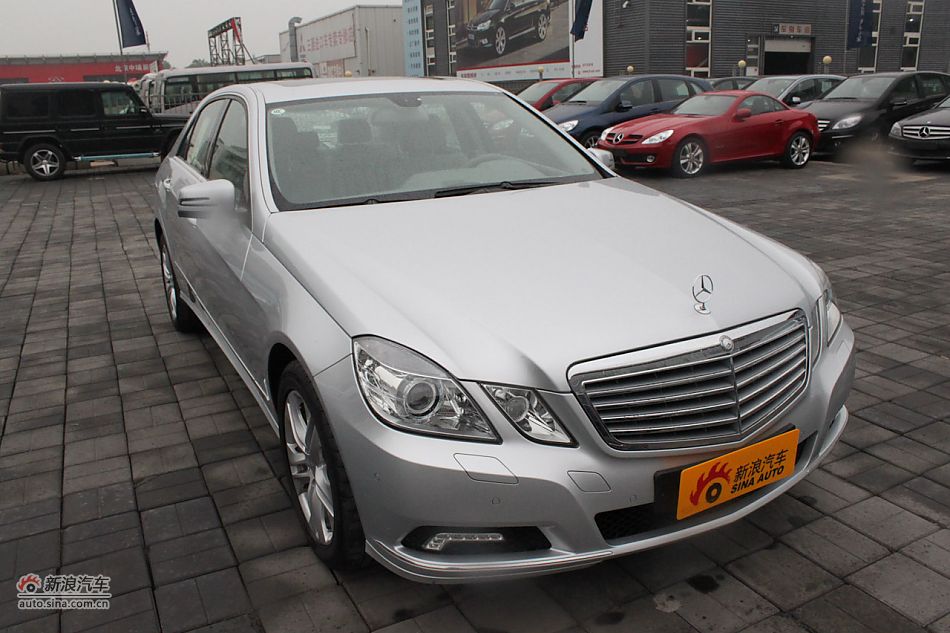 奔驰E300降8万最低售59.8万 另送一年保险
