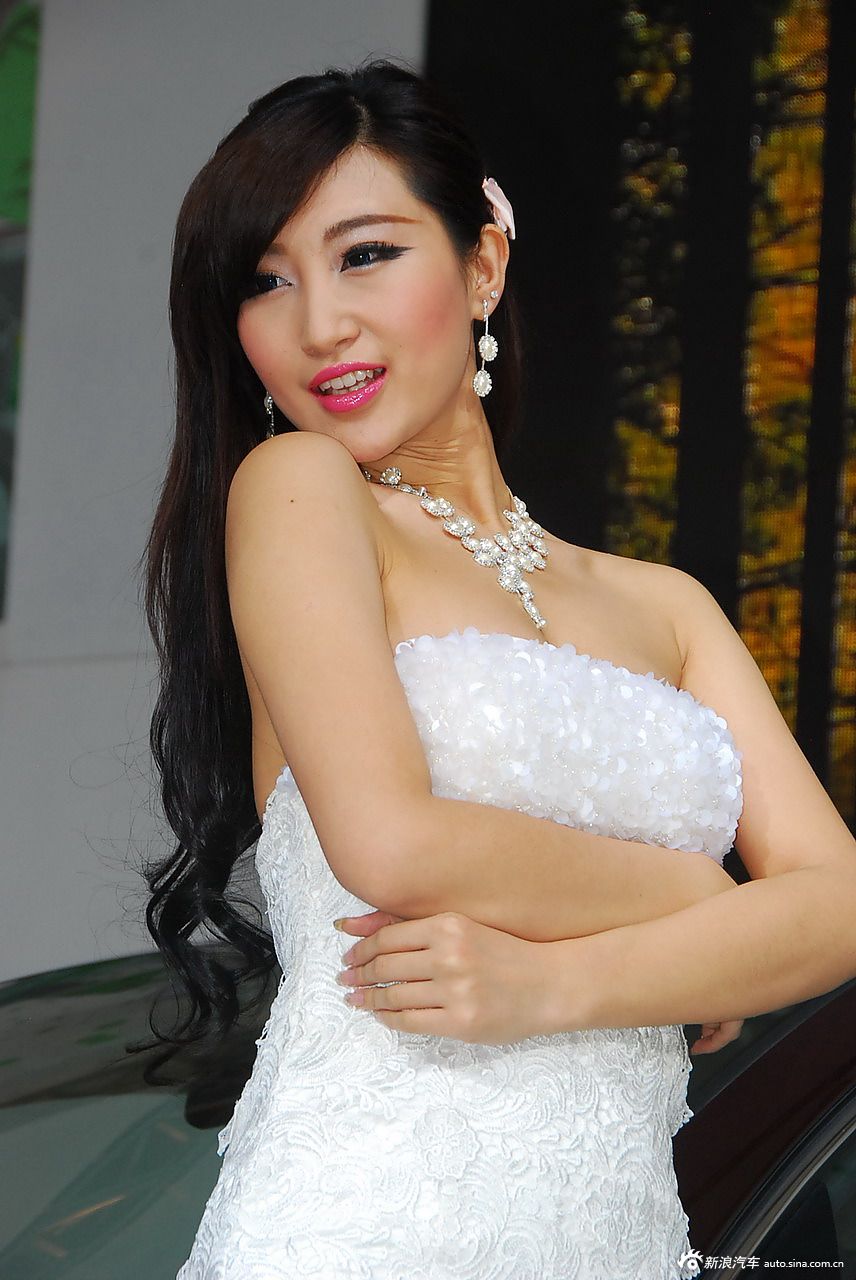 2012青岛车展美女高清图