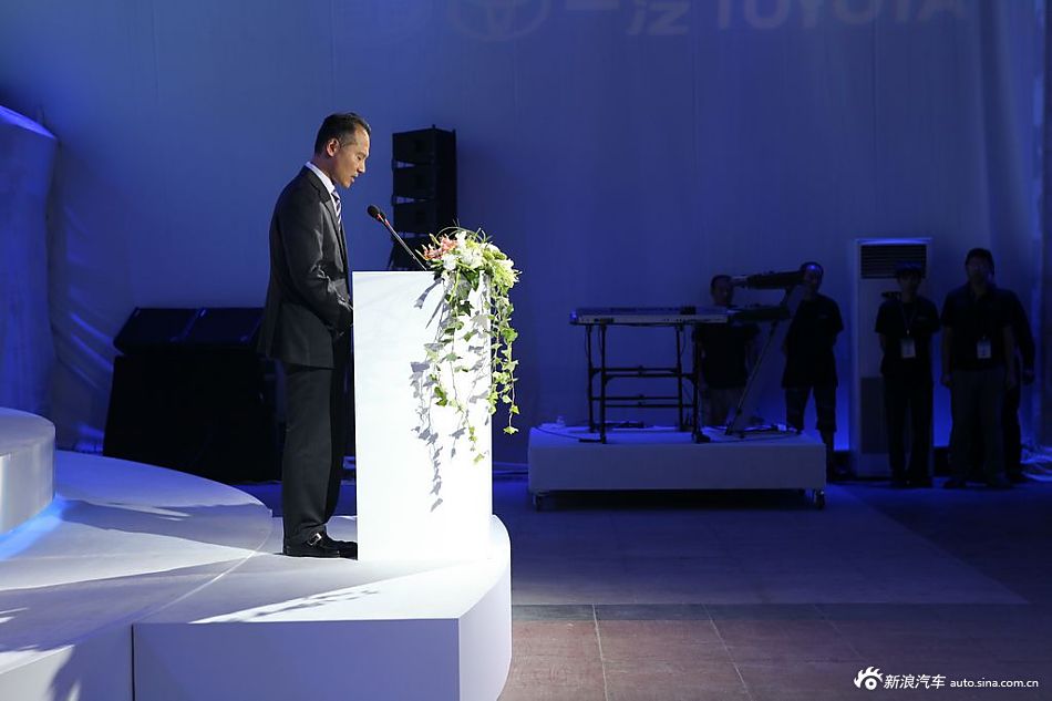 2012新款CROWN皇冠上市发布会现场图集_1