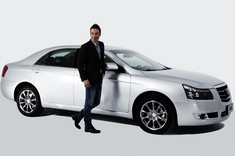 任达华与吉利帝豪EC8