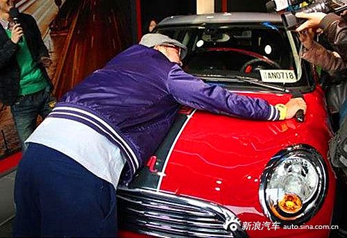 《快乐大本营》王牌节目主持人都开什么车 杜