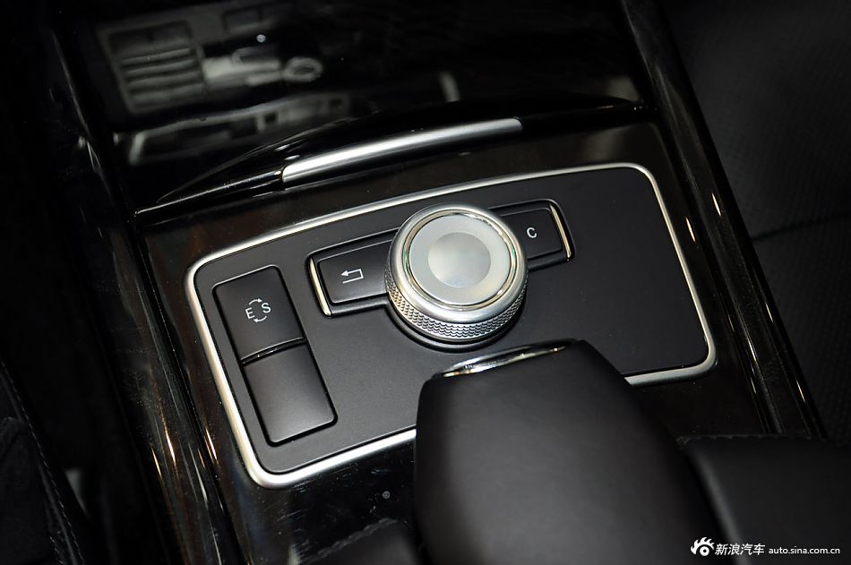 2012款奔驰e级实拍_奔驰e级内饰功能图片16