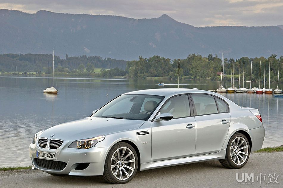 一代v10英雄 宝马e60 m5
