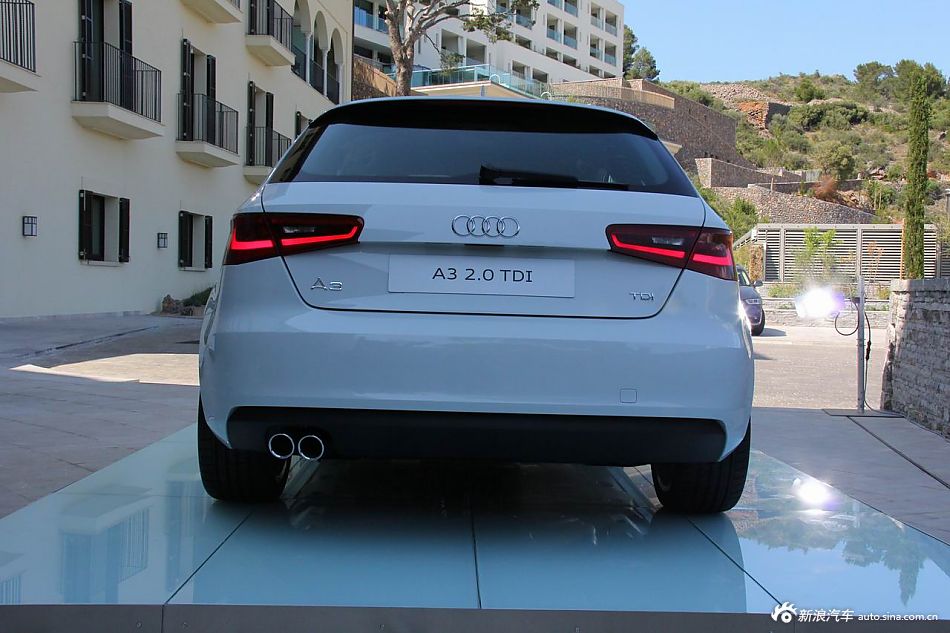 全新奥迪A3三门版2.0TDI高清海外实拍_16273