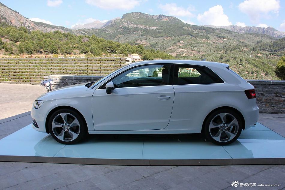 全新奥迪A3三门版2.0TDI高清海外实拍_16273