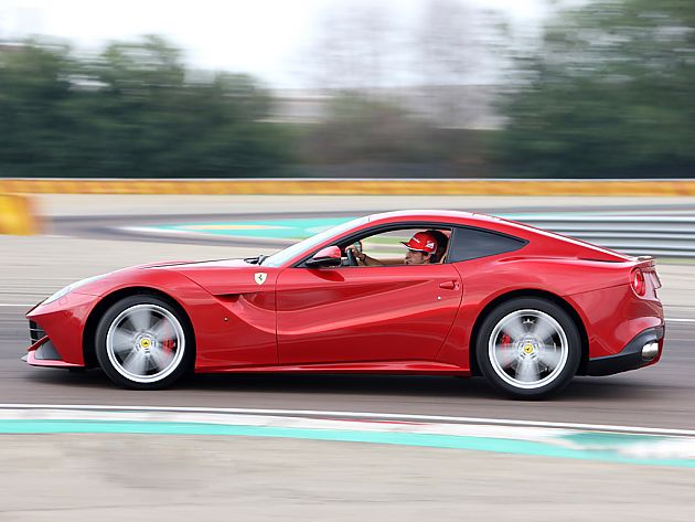 阿隆索驾驭最快法拉利 F12berlinetta 