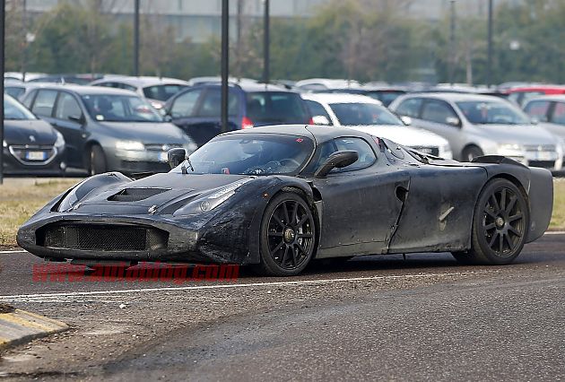 法拉利新车再次路试