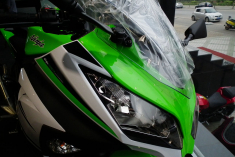川崎 Ninja 250 2015款抢先到店实拍