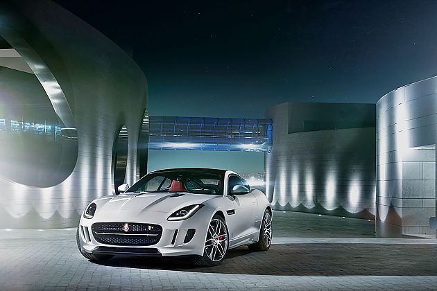 捷豹F-TYPE 硬顶跑车精彩视频欣赏