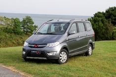 新浪汽车试驾图解五菱宏光S