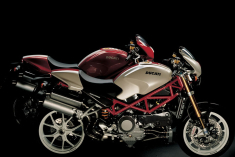 昔日的超级街霸-杜卡迪Monster S4R图赏