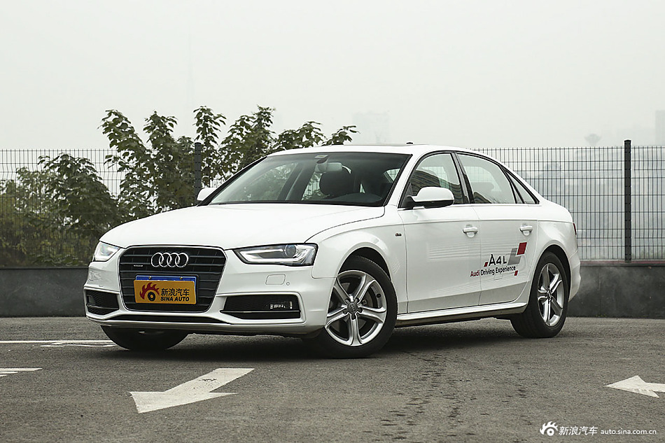 2015款奥迪A4L 45TFSIquattro个性运动型
