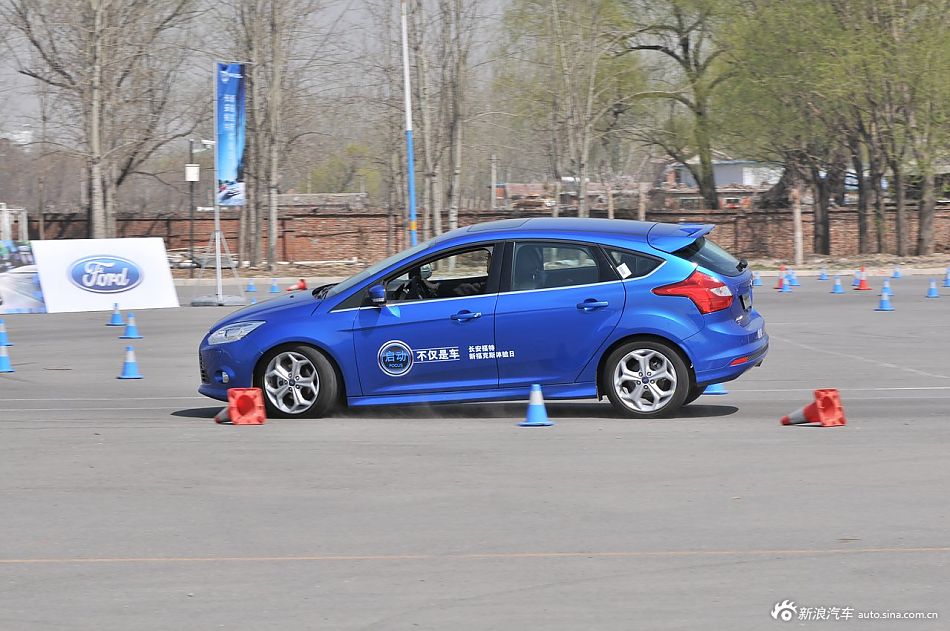 2012款福特新福克斯_福克斯外观图片149333