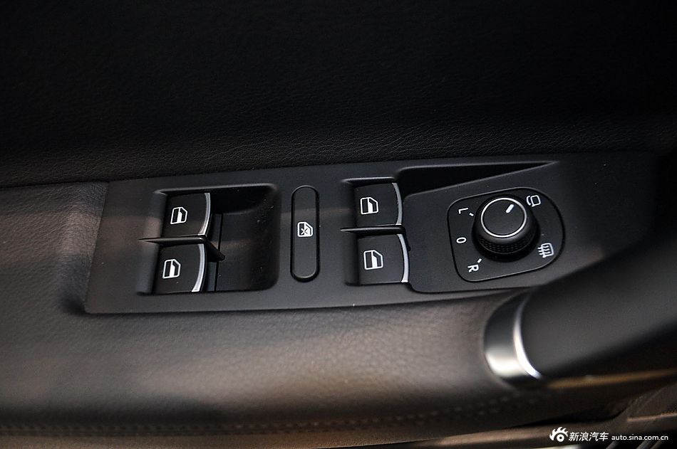 迈腾和帕萨特外观图片对比哪个好_迈腾和帕萨