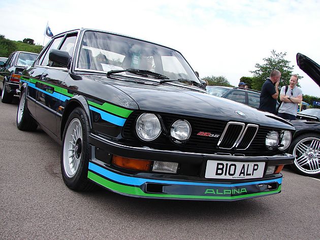 穿越M的时空长廊 英国宝马车主聚会