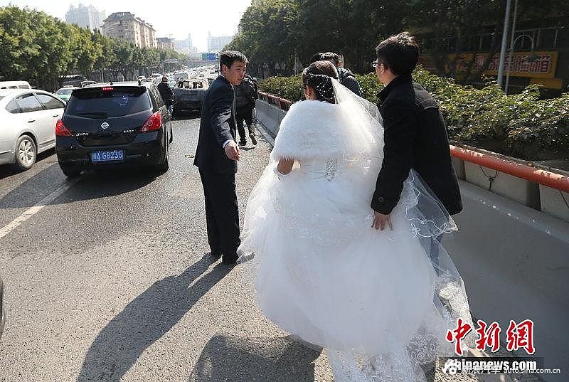 桥上的婚纱照_婚纱照风格(3)