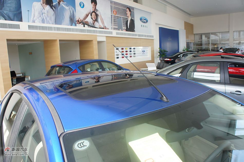 2011款福克斯两厢1.8自动时尚型外观及细节_