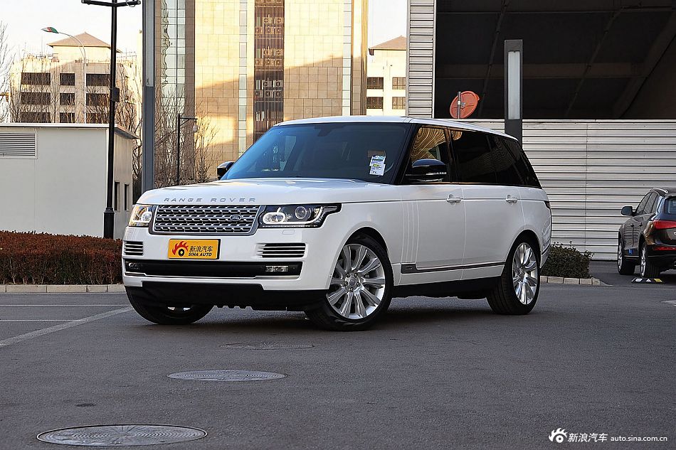 新浪汽车实拍2015款揽胜加长版