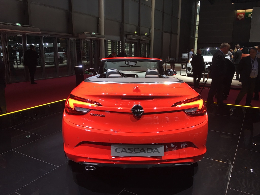 巴黎车展:欧宝Cascada Supreme